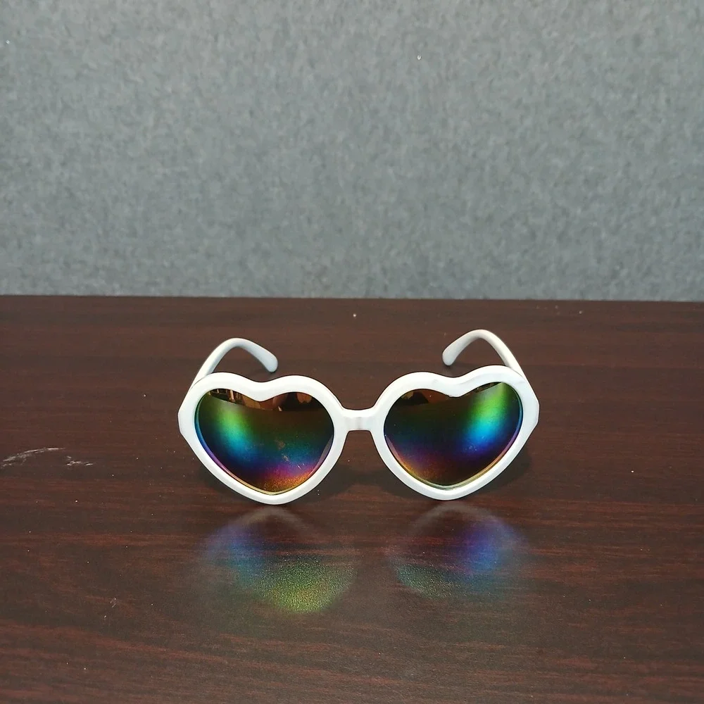 Panama Jack Kids heart Sunglasses holographic white lana del rey 2010s